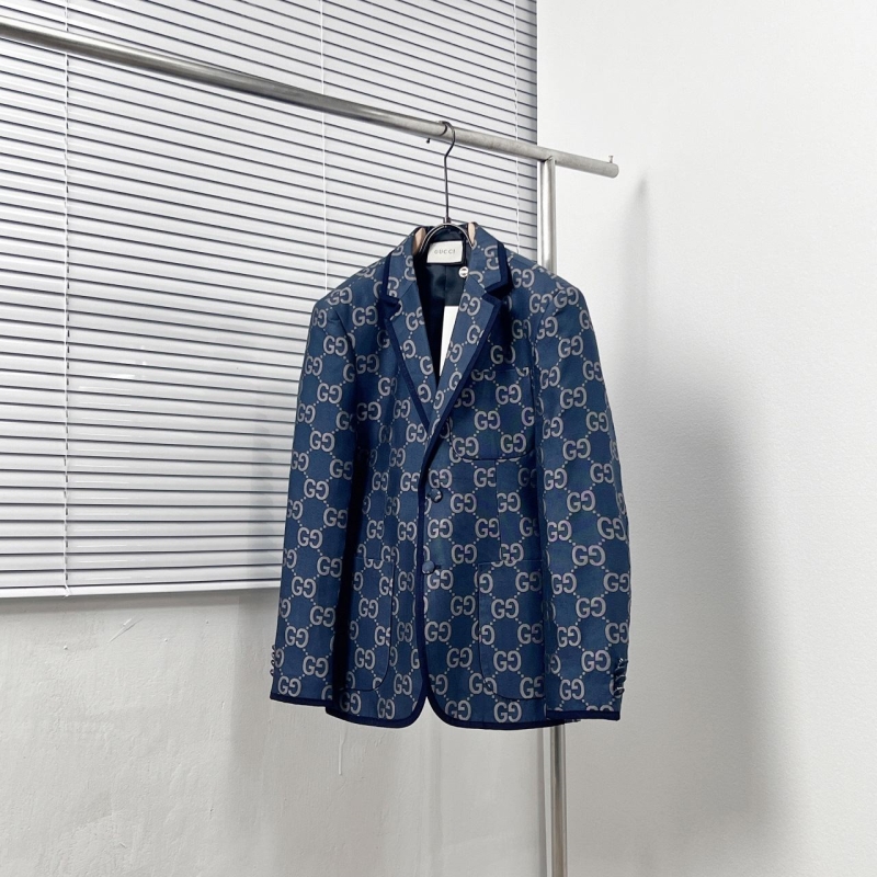 G*u*i coats